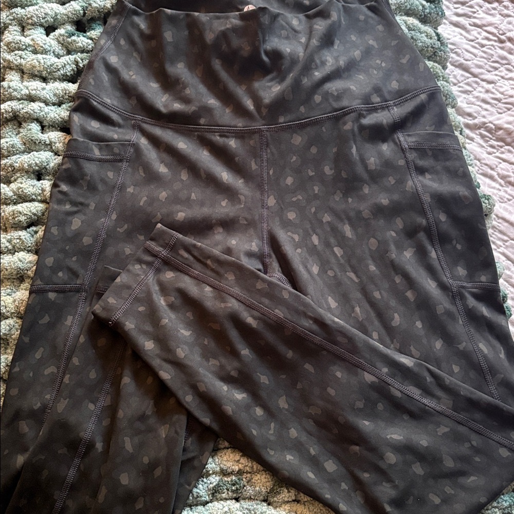 90 Degree By Reflex Charcoal Patterned Leggings